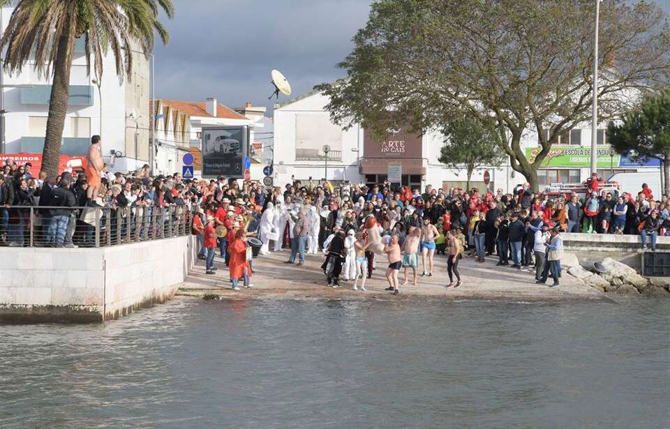 Comilões mergulham quem nem reis e celebram como ‘santos’ mas só no Carnaval